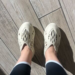 Yeezy Foam Runner in Cream